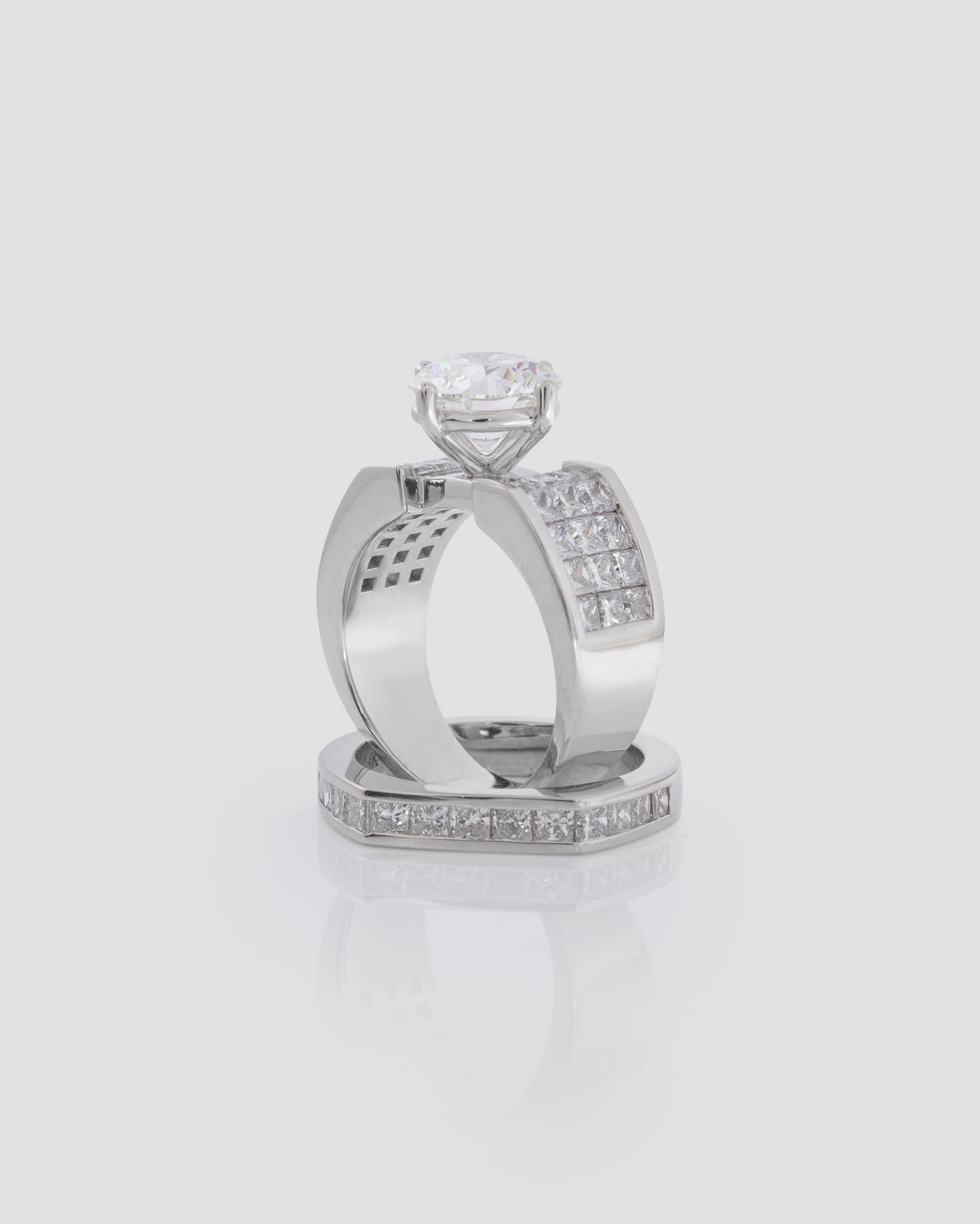 Time-Stopping Diamond Thin Band in White Gold