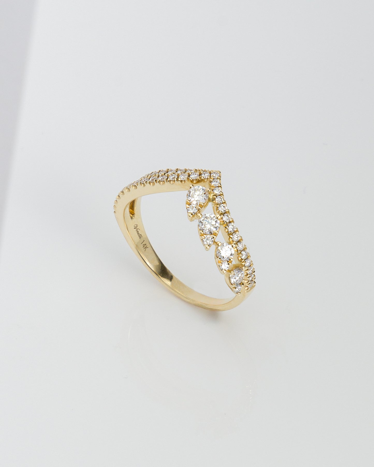 The V Band Diamond Ring in Yellow Gold