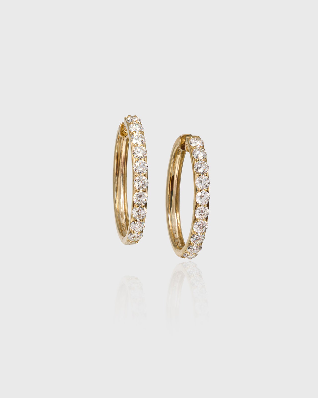 Round Diamond 20mm Earrings in Yellow Gold