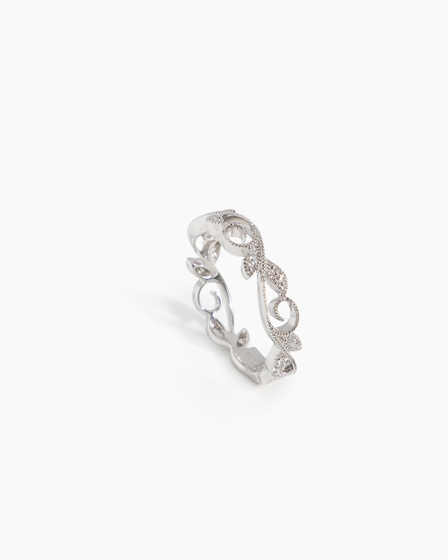 Diamond Filigree Ring in White Gold