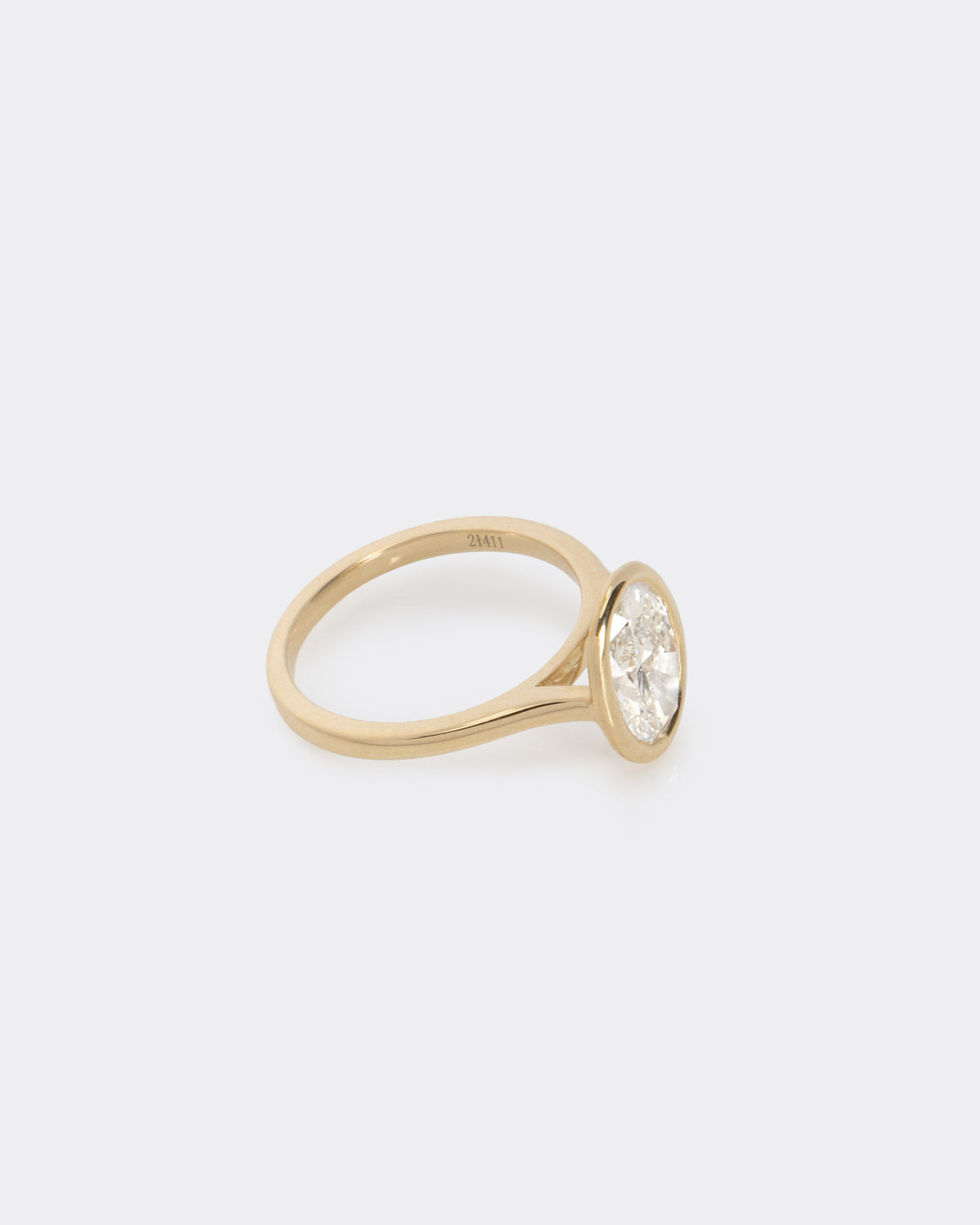 Oval Heirloom Diamond Ring in Yellow Gold