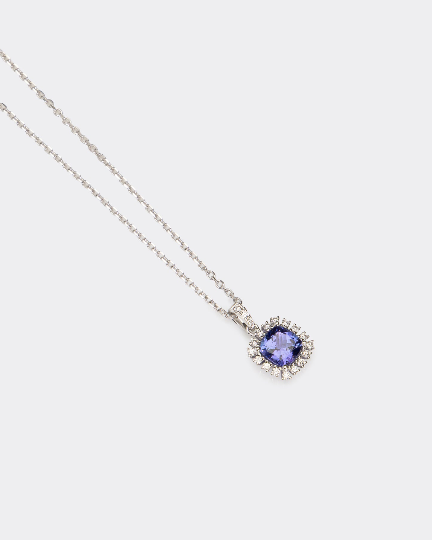 Tanzanite & Diamond Pendant in White Gold