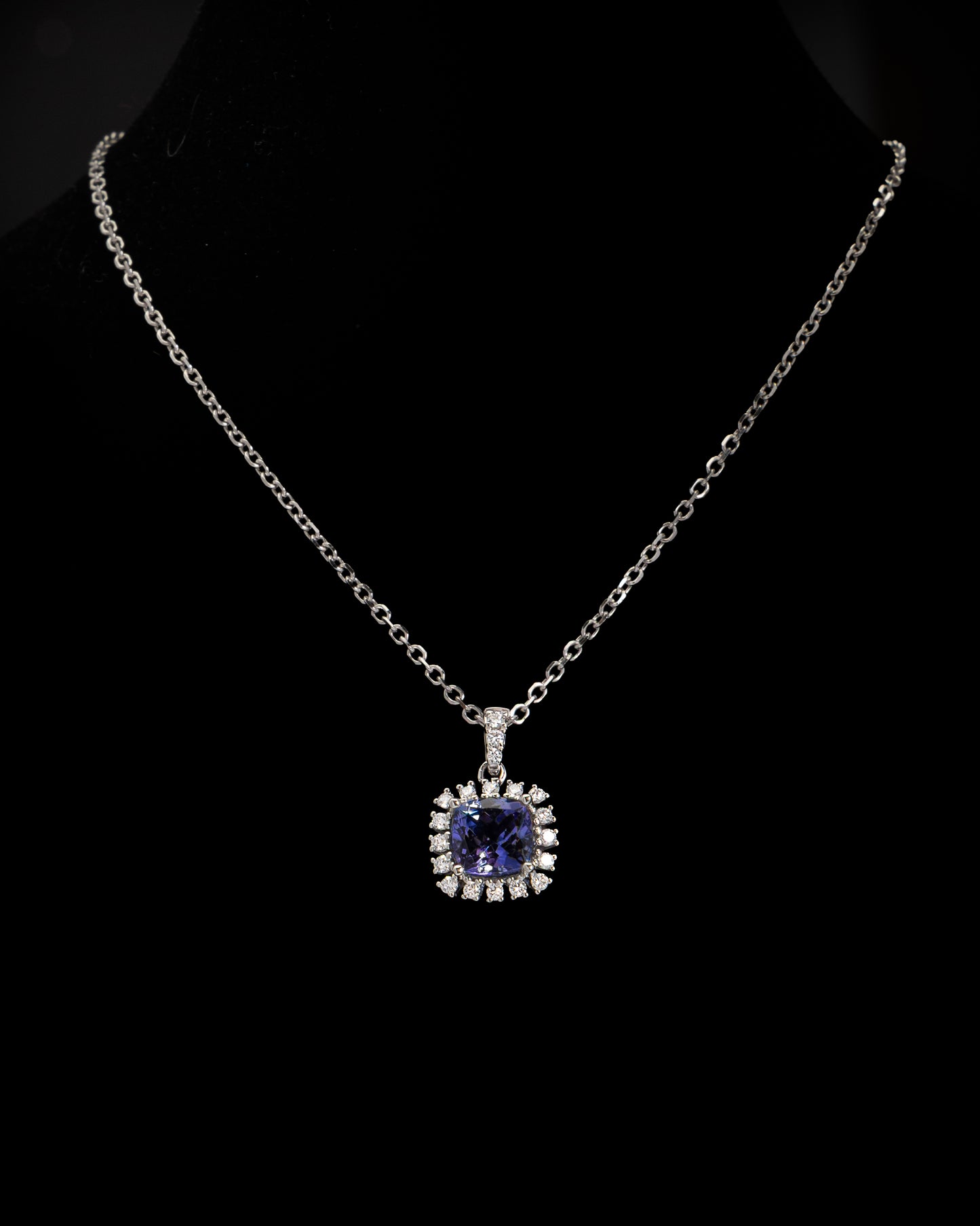 Tanzanite & Diamond Pendant in White Gold