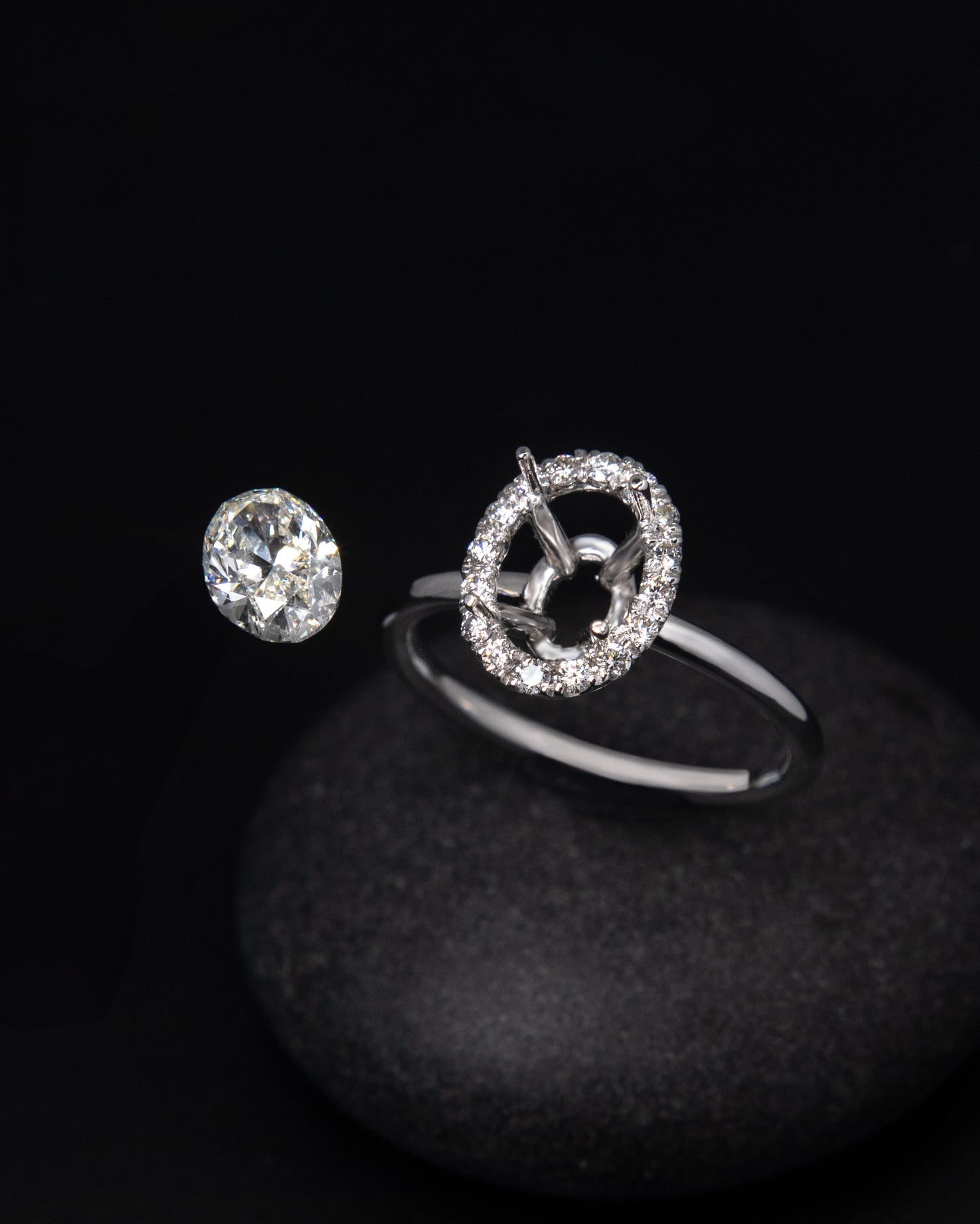 Oval Diamond Halo Setting in White Gold